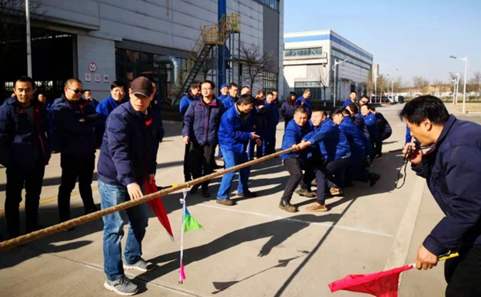 金结分公司举行迎新年职工拔河比赛